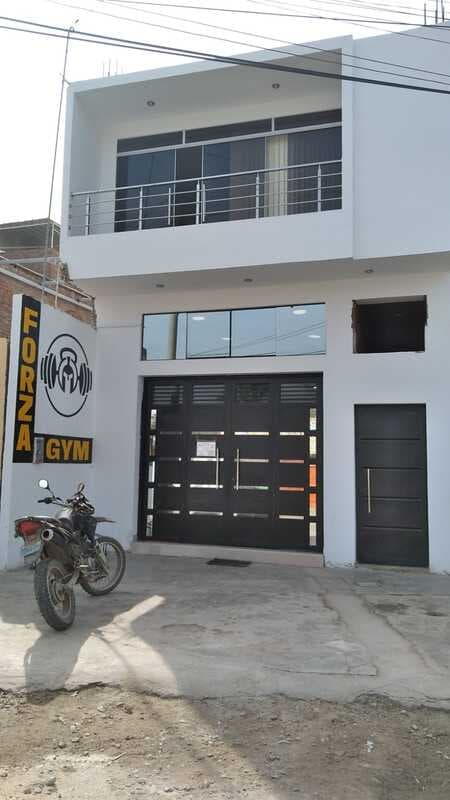 APROVECHA VENTA DE LOCAL COMERCIAL + 2 DEPARTAMENTOS - 1