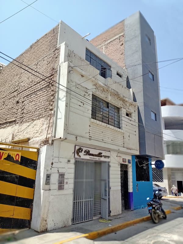 Se vende local comercial en el centro de Chiclayo - 1
