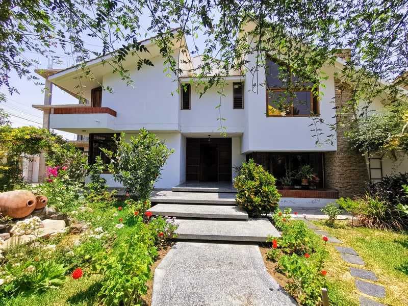 Imponente Casa en Alquiler Residencial La Angostura - 1