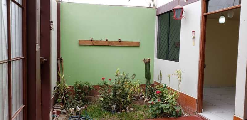 SE VENDE CASA ACOGEDORA EN URB EL CARMELO CON BASE - 1