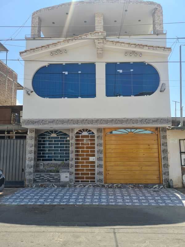 SE VENDE CASA DE DOS PISOS EN ICA - 1