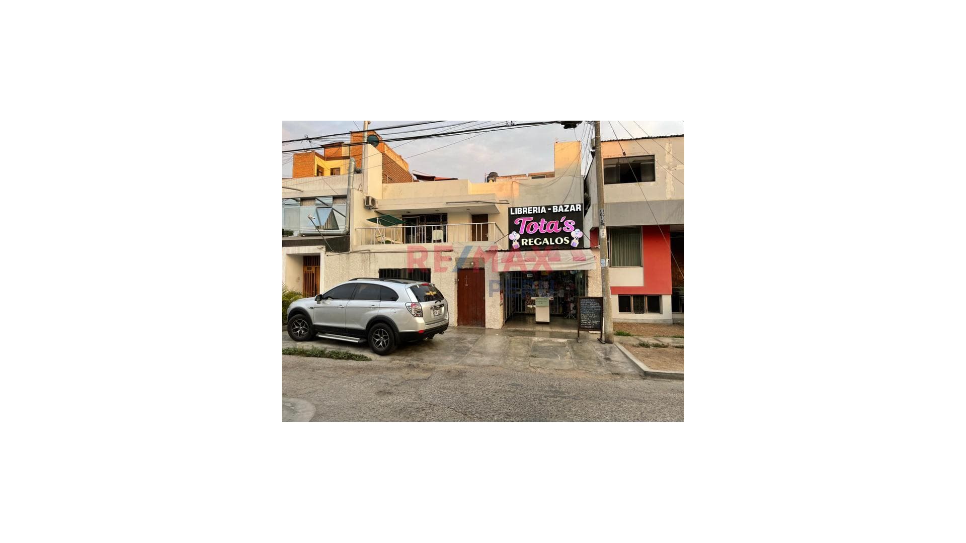 Casa en Primavera en venta (Frente a parque) - 1