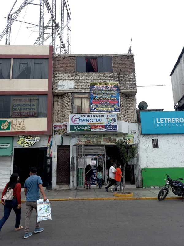 VENDO LOCAL COMERCIAL CON 2 FRENTES, AV. ESPAÑA Y JR. - 1