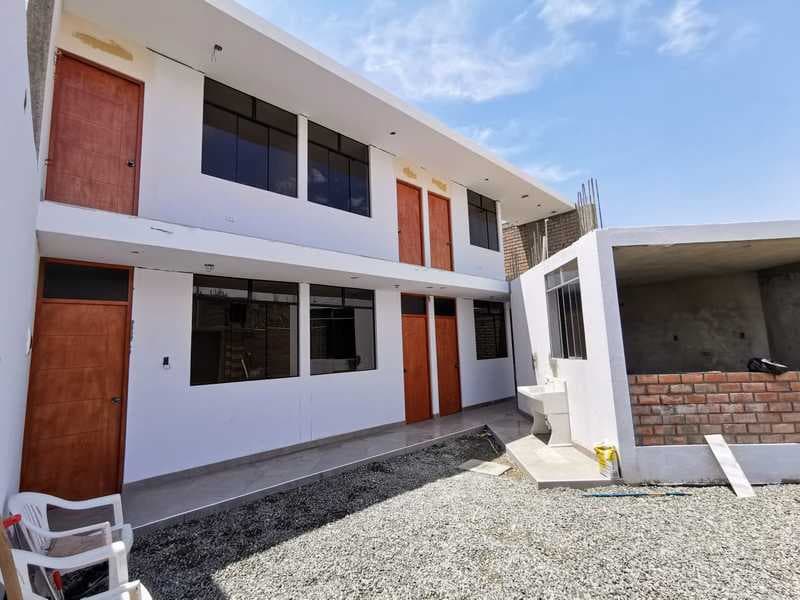 Se Alquila Amplia Casa En Urb. La Estancia de Sta. - 1