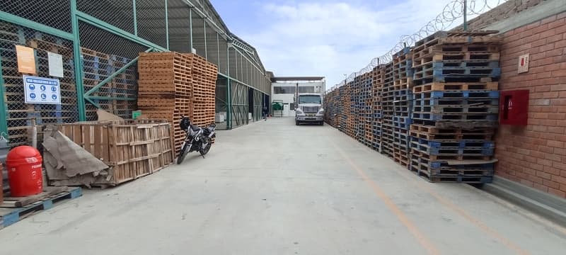 Se vende Local Industrial - 1