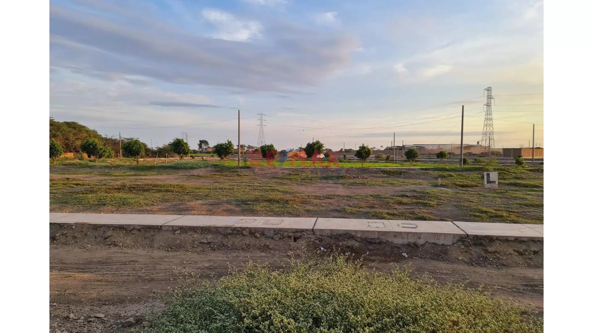 VENDO TERRENO DE 155M2 - LA VICTORIA - 2