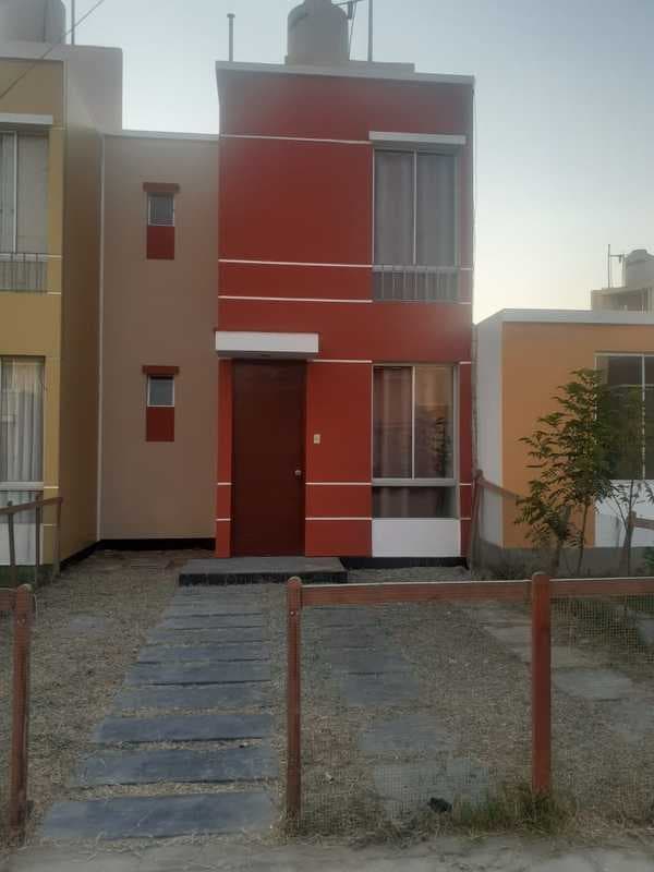 SE VENDE LINDA CASA EN URB SEGURA Y TRANQUILA - 1