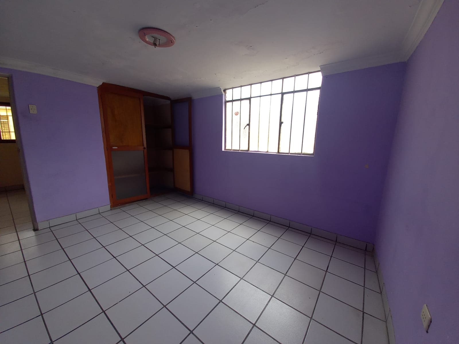 VENDO ACOGEDOR DPTO. EN CONDOMINIO AV. EJERCITO A 2 CDRAS - 1