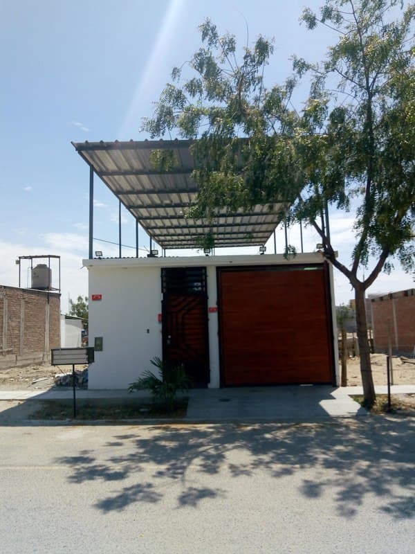SE VENDE CASA EN LA URB. LA PLANICIE DE PIURA - 1