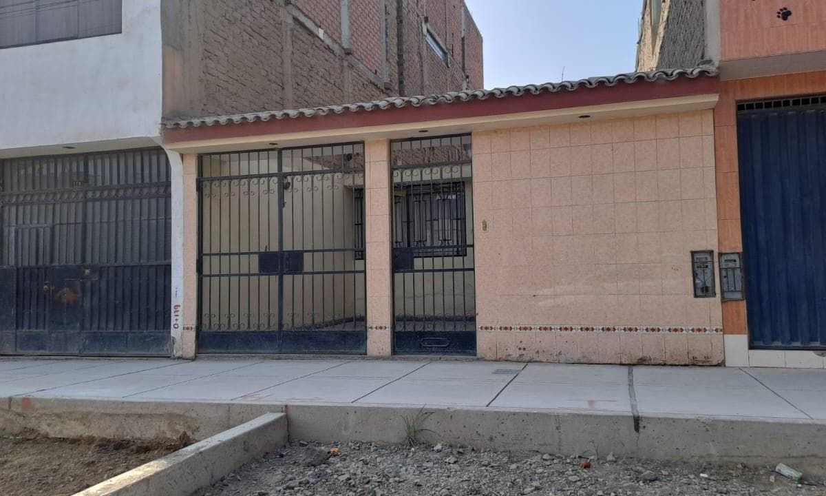 SE VENDE CASA EN CARABAYLLO - 1