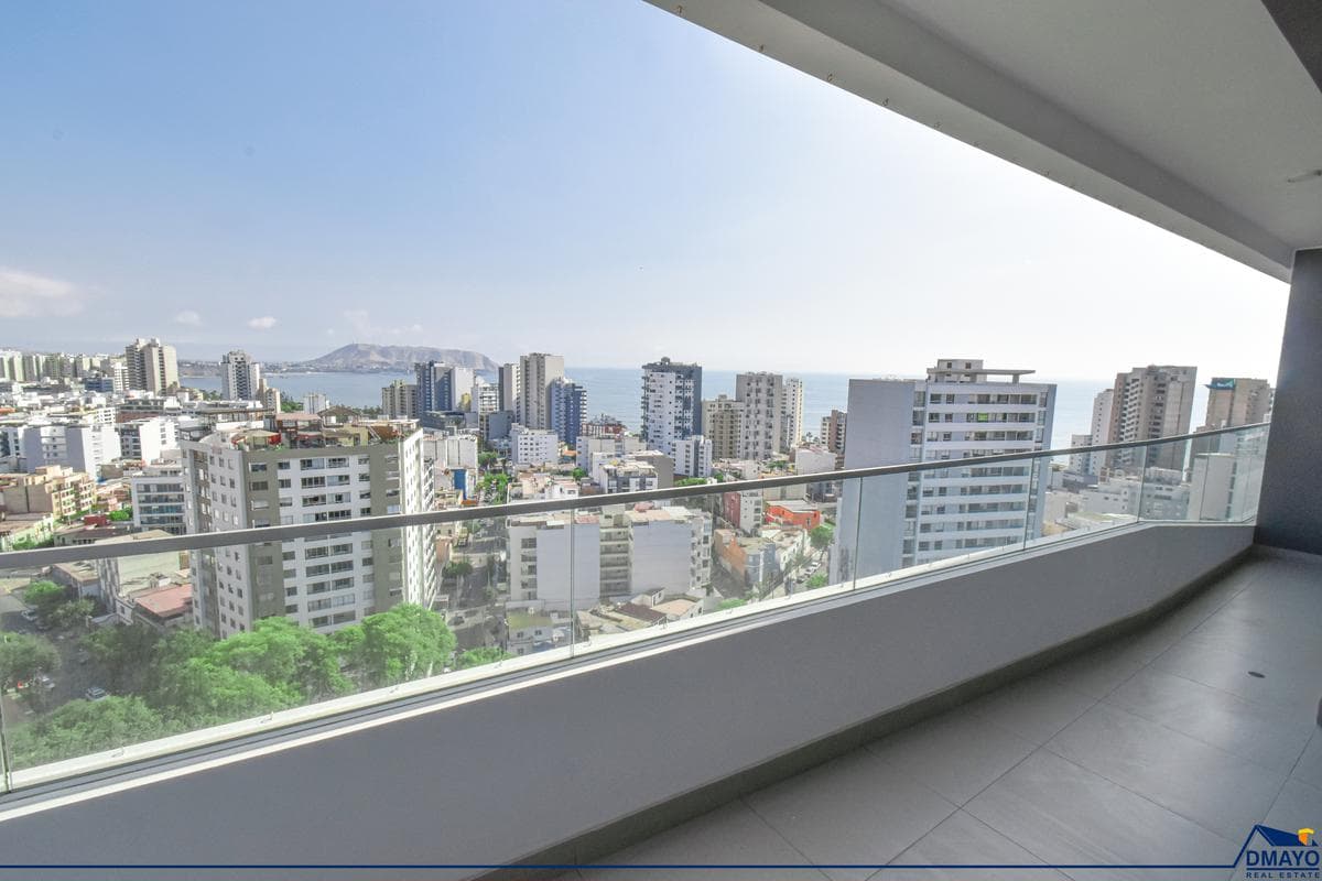Venta Exclusivo Flat con amplia Terraza y Vista Panorámica – Piso 20, Cochera y Depósito - 1
