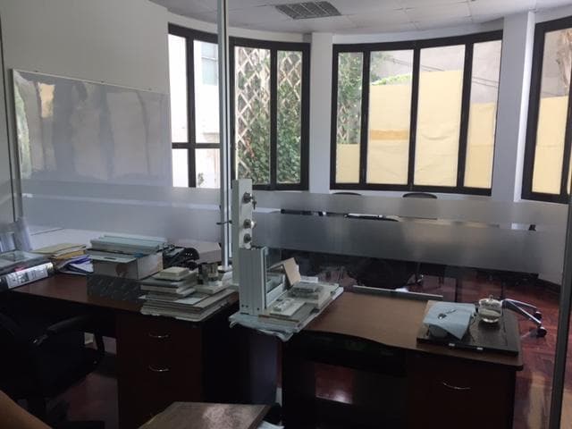 VENTA DE CASA PARA OFICINA EN SAN ISIDRO - 1
