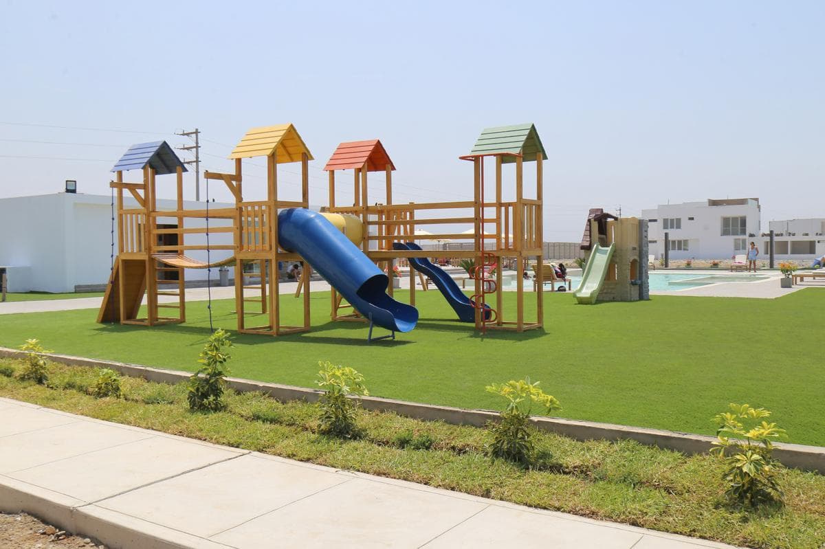 VENTA DE TERRENO DE PLAYA EN CONDOMINIO EN CERRO AZUL - 1