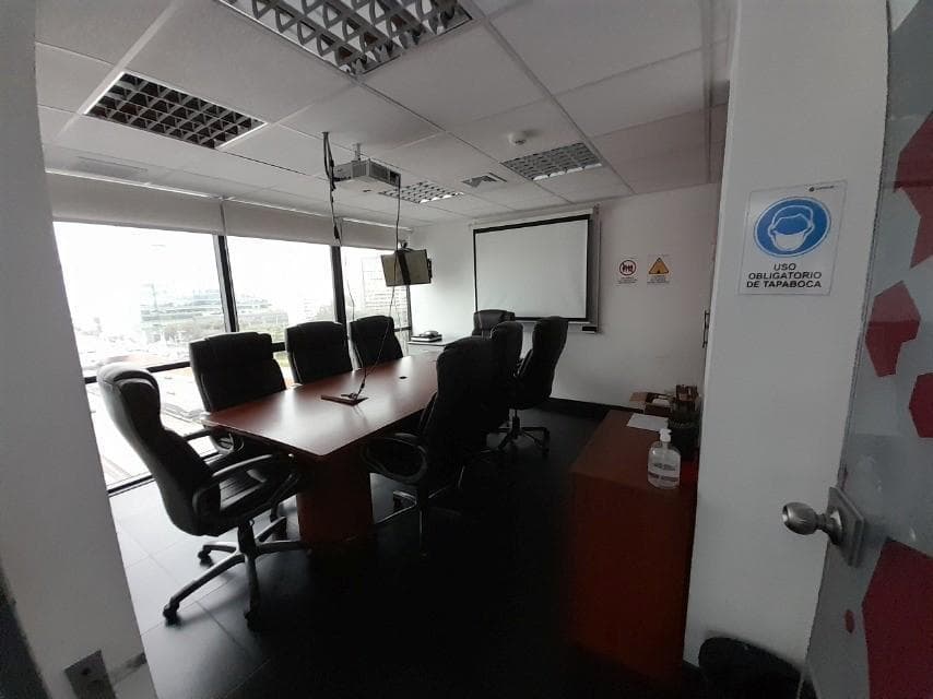 Alquilo o Vendo Oficina en Av. Paseo De La República 60, Piso 10, Miraflores - 1