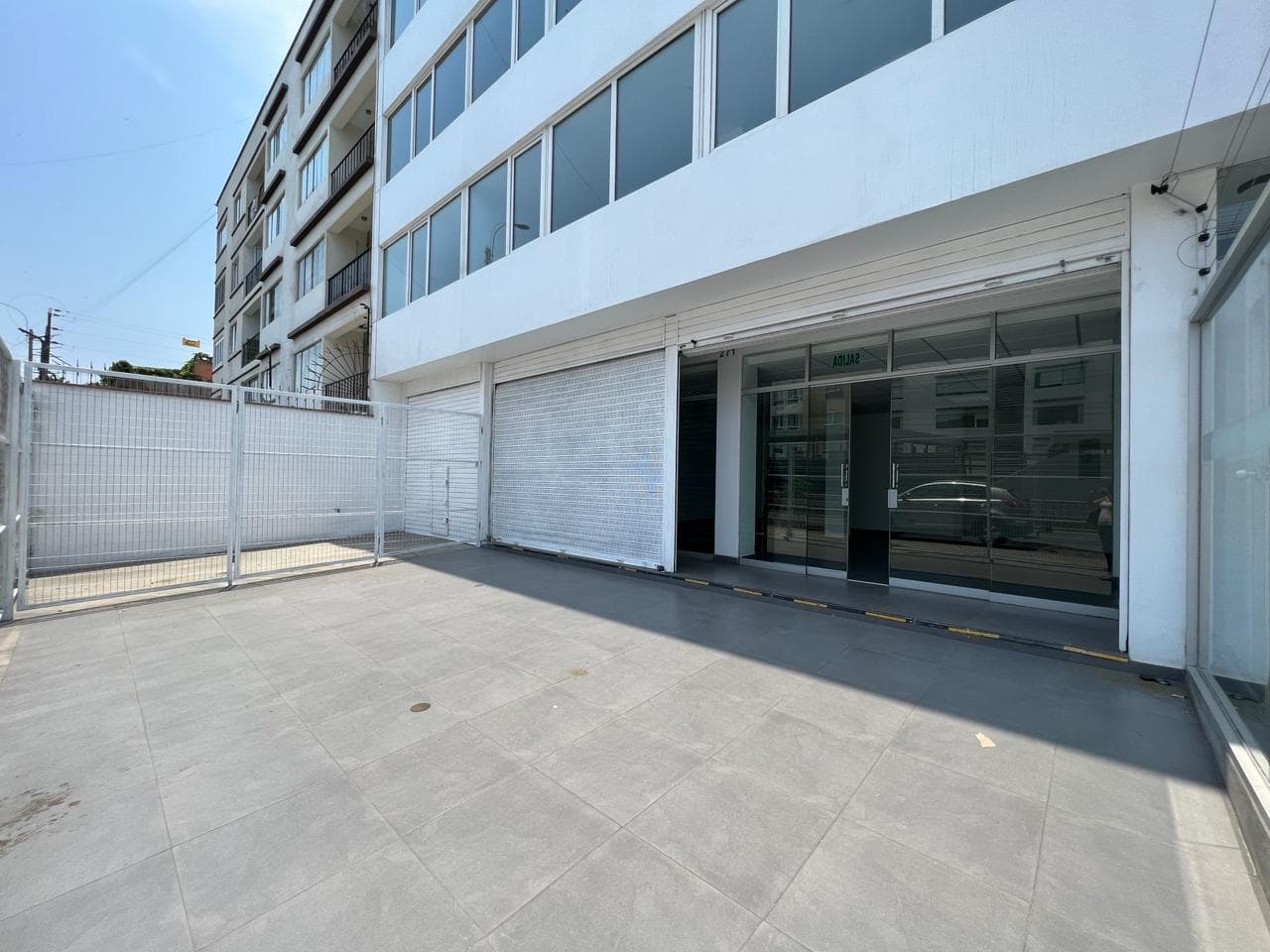 Local Comercial frente a estación del Metropolitano - 1