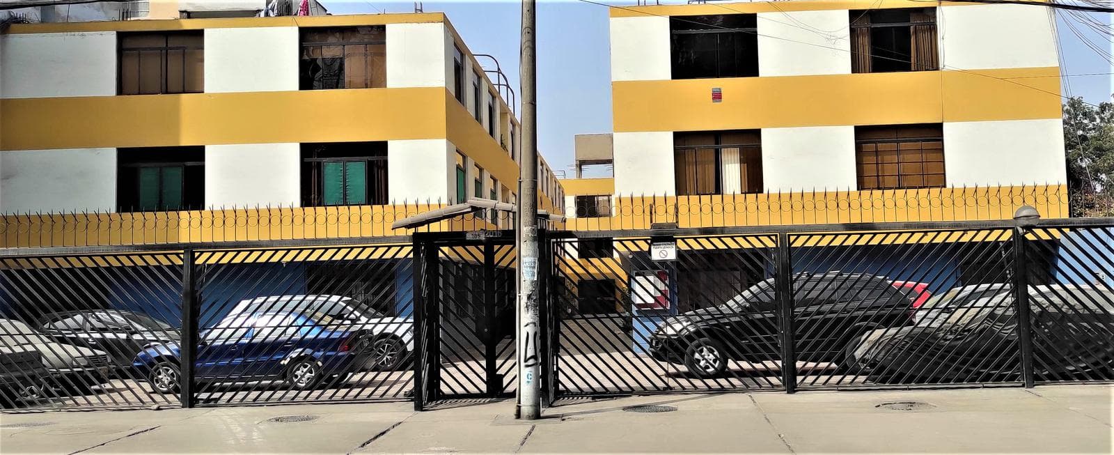 Venta De Departamento en 1er piso, con Espacio en Azotea - 1