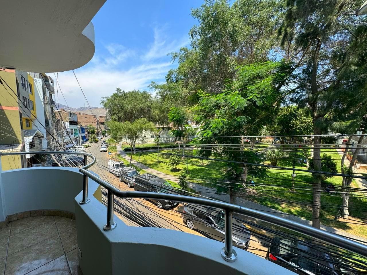 Departamento en Venta en el corazón de Los Olivos - 2