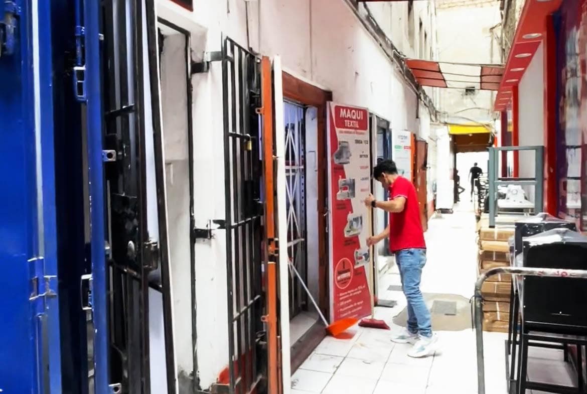 ENTIDAD FINANCIERA Vende Departamento en Gamarra - La Victoria - 910 - 2