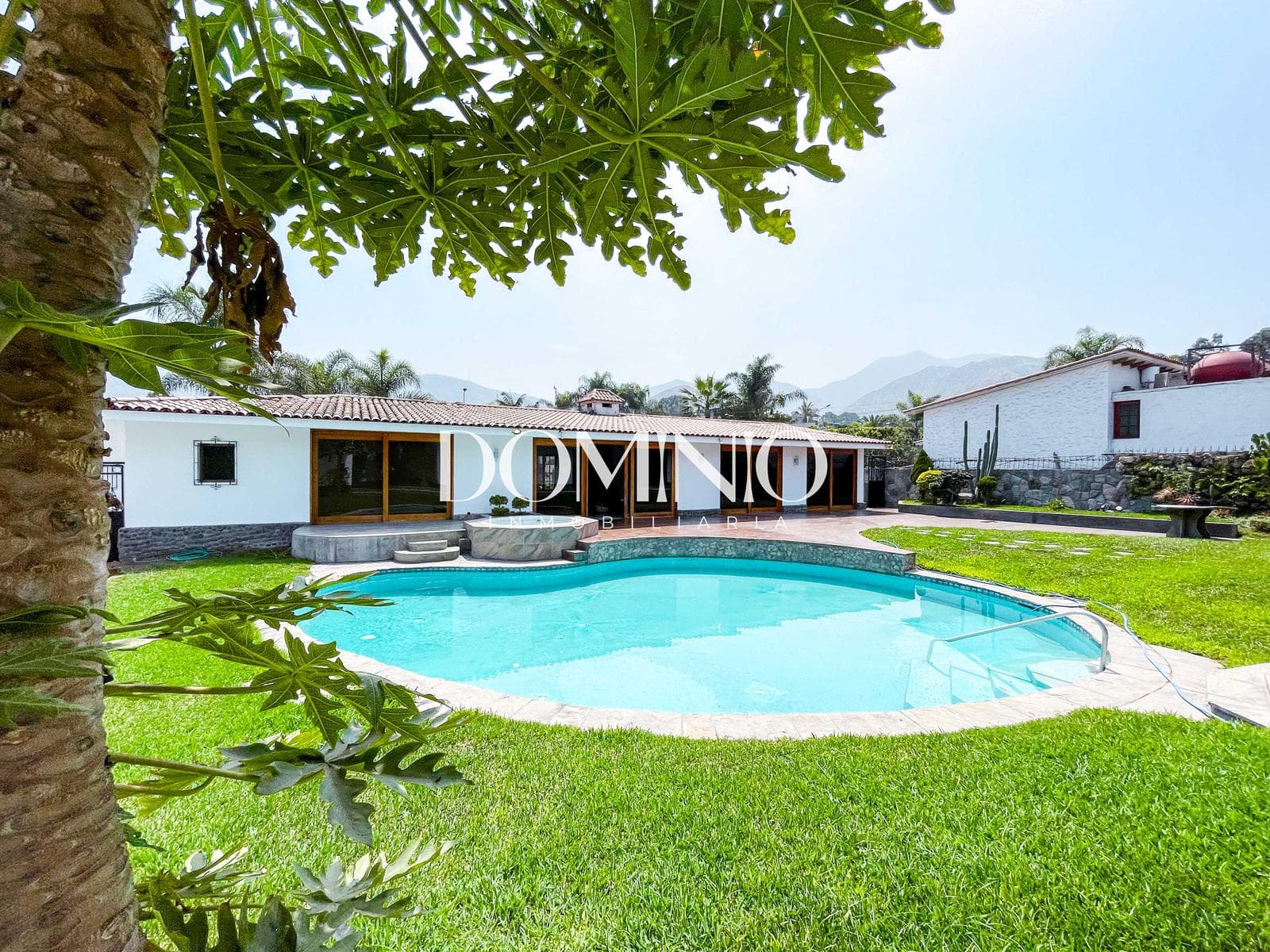 Casa en La Planicie - 1