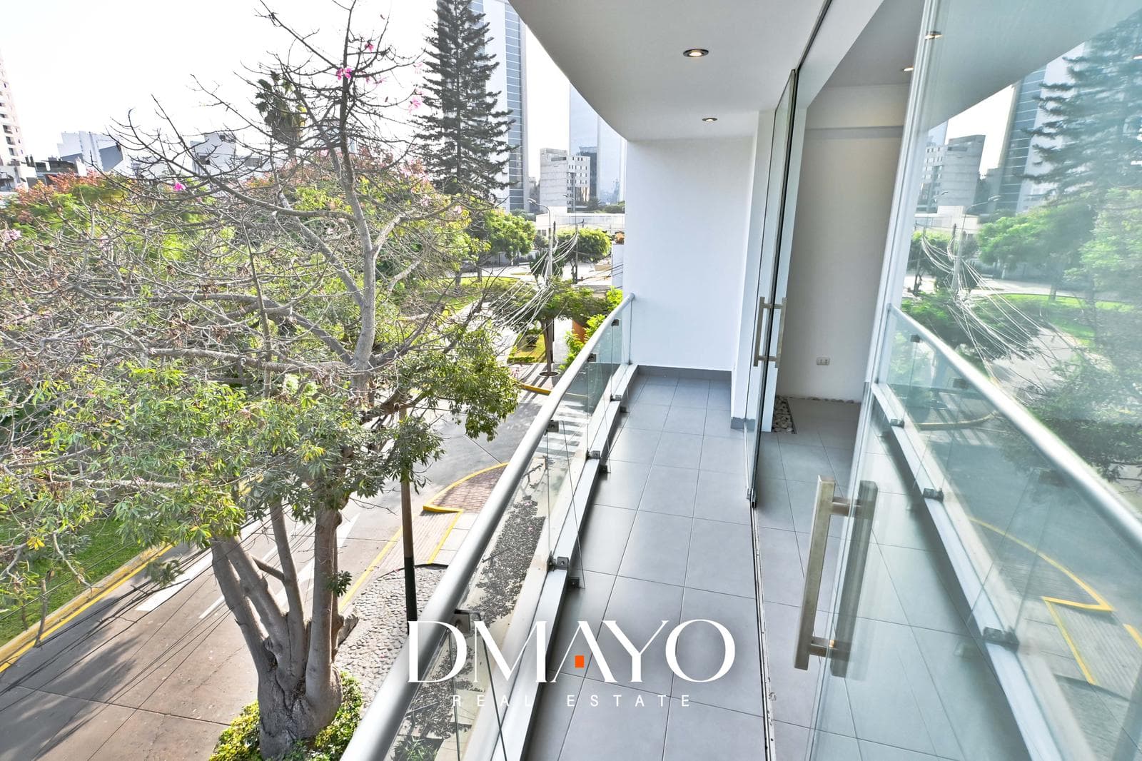 Venta Departamento FRENTE A PARQUE - 3er Piso sin ascensor con aires (terraza 124m2), 2 cocheras - 1