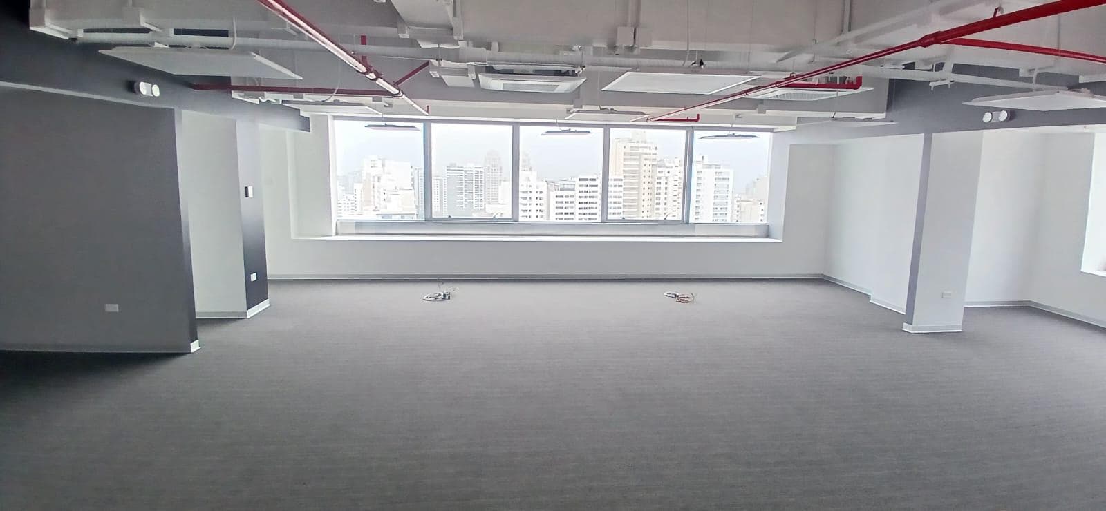 Oficinas Alquiler - 300 m2 - Centro Empresarial Real - San Isidro - 1