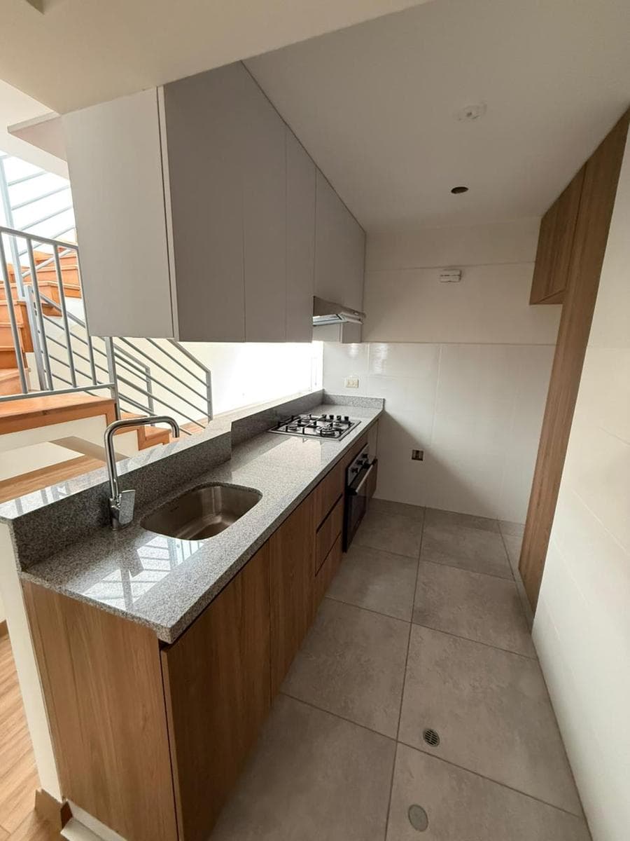 SE VENDE DÚPLEX 158M2 VISTA EXTERNA EN LINCE - 1