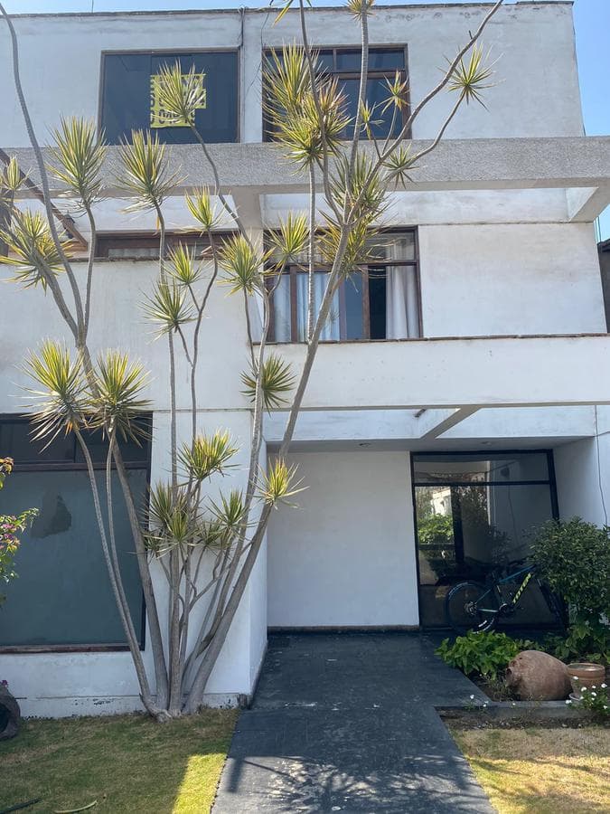PRECIAZO CASA 425 M2 COMO TERRENO, MEJOR ZONA DE SURCO - 2