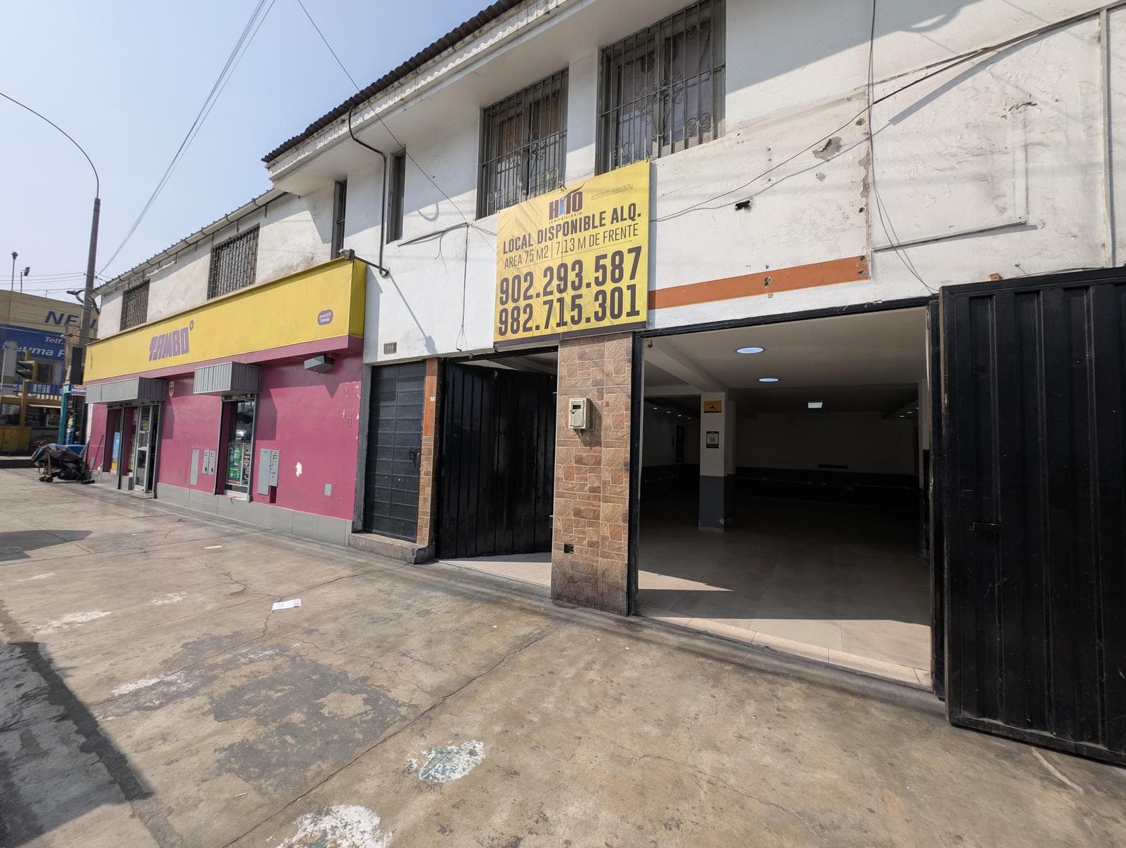 Local en Plena Av. Nicolás Ayllón , Frente a Paradero El Bosque - 1
