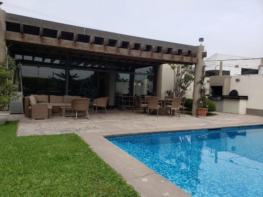 Casa en venta de 4 dormitorios en Las Lagunas - 1