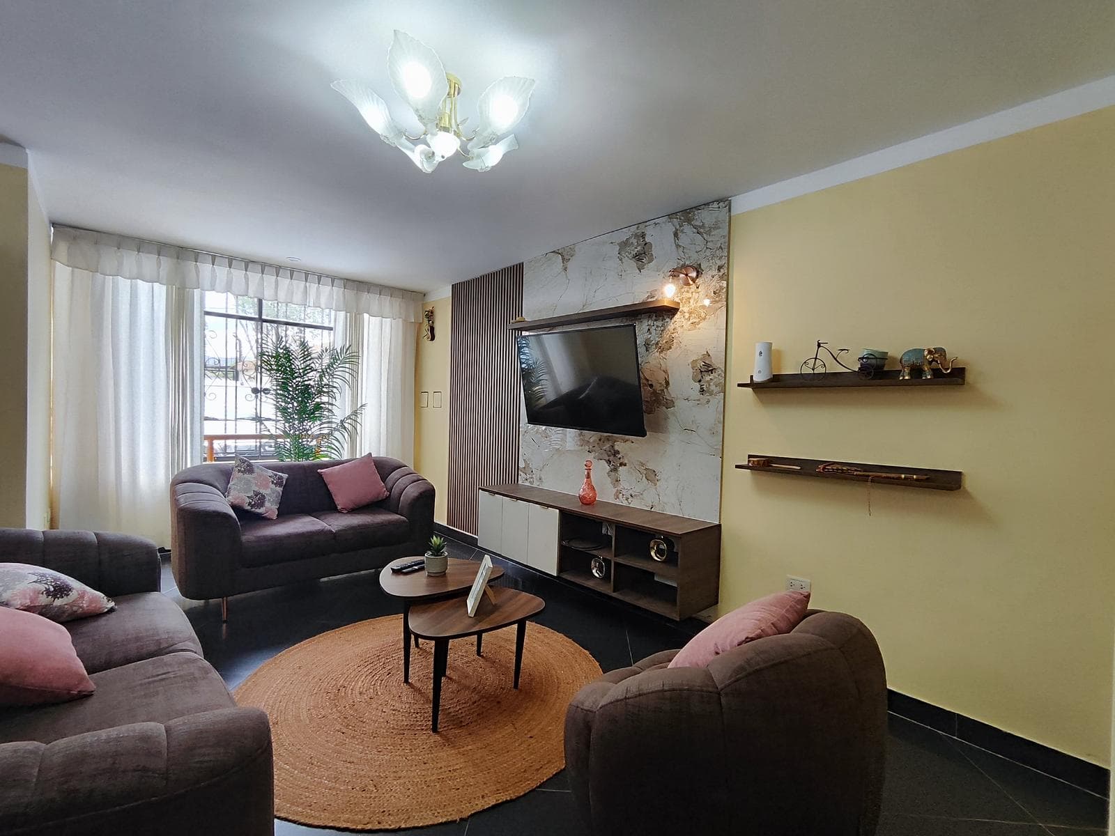 Departamento amoblado en Baños del Inca - 1