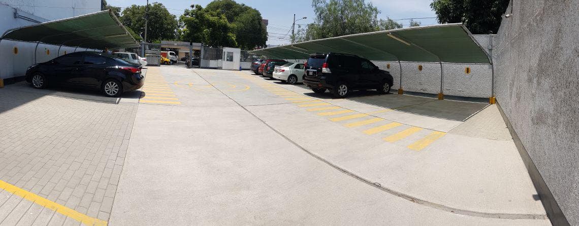 PLAYA DE ESTACIONAMIENTO EN SAN ISIDRO Y USO ADICIONAL COMO CAR WASH - 1