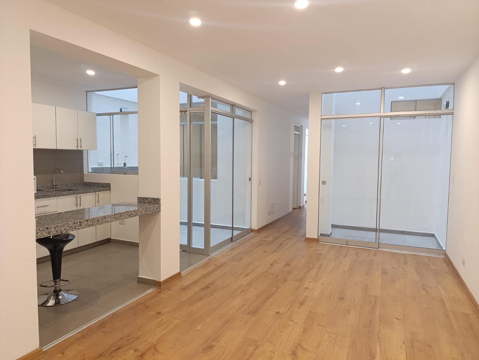 Amplio Departamento--En Acabados (Entrega 20 Mayo) - 2