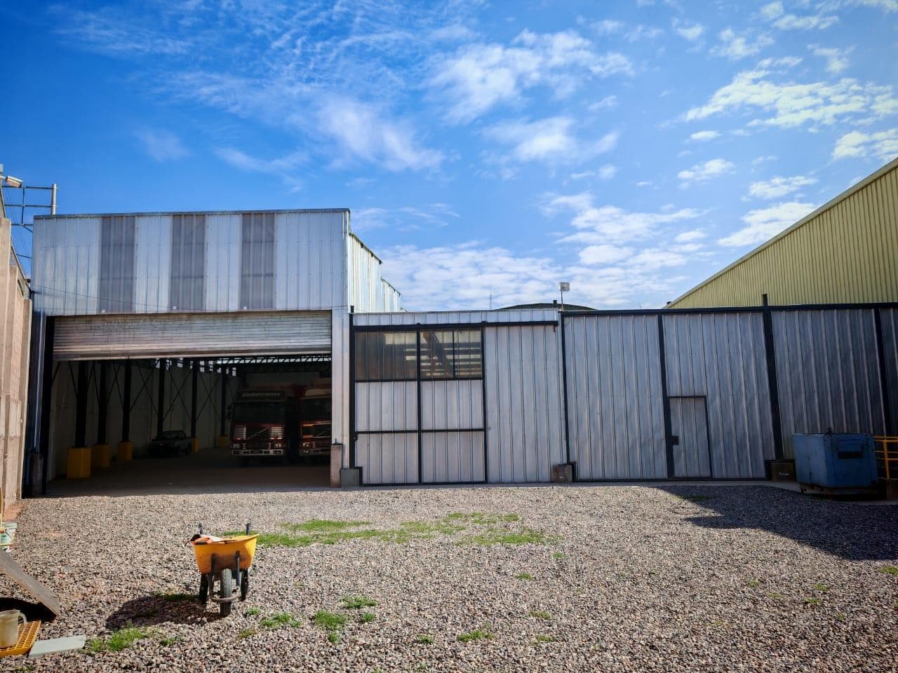 NAVE INDUSTRIAL A LA ALTURA DE LA VARIANTE CON EVITAMIENTO - 2