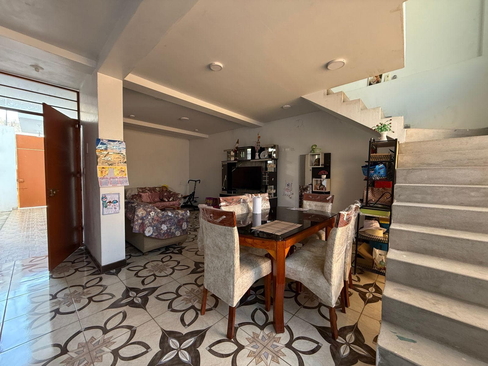 Casa de 3 Pisos con 5 Dorm Urb. Terrazas del Mantaro - El Tambo - 2