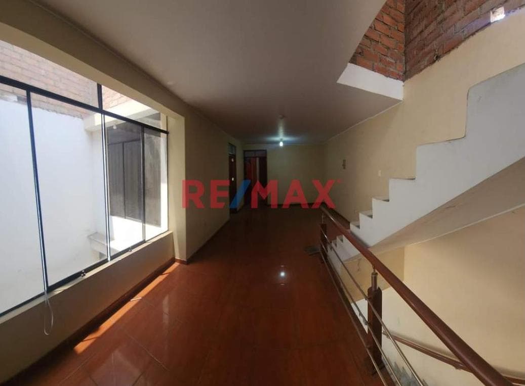 Esta casa amplia esta lista para que te mudes con tu familia - 2