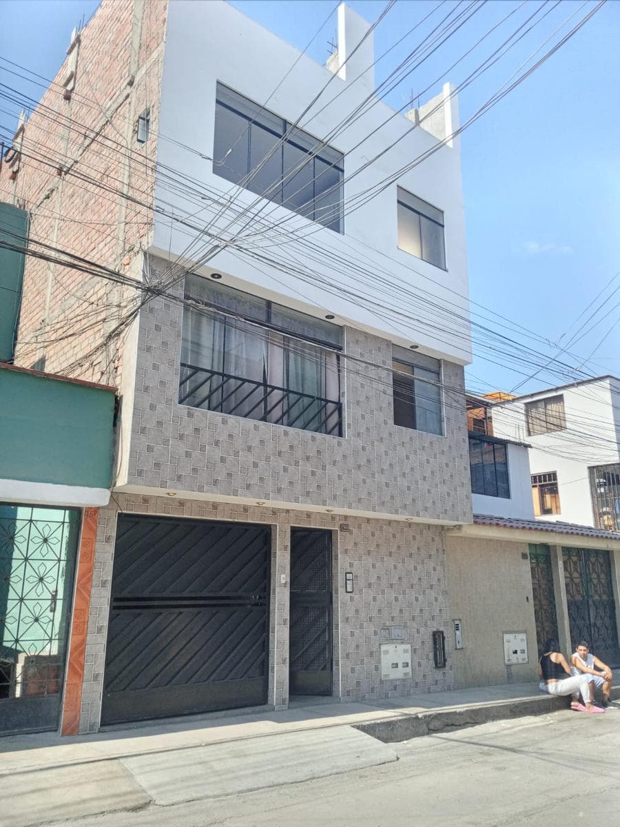 VENTA DE CASA EN SJL, MARISCAL CACERES - 1