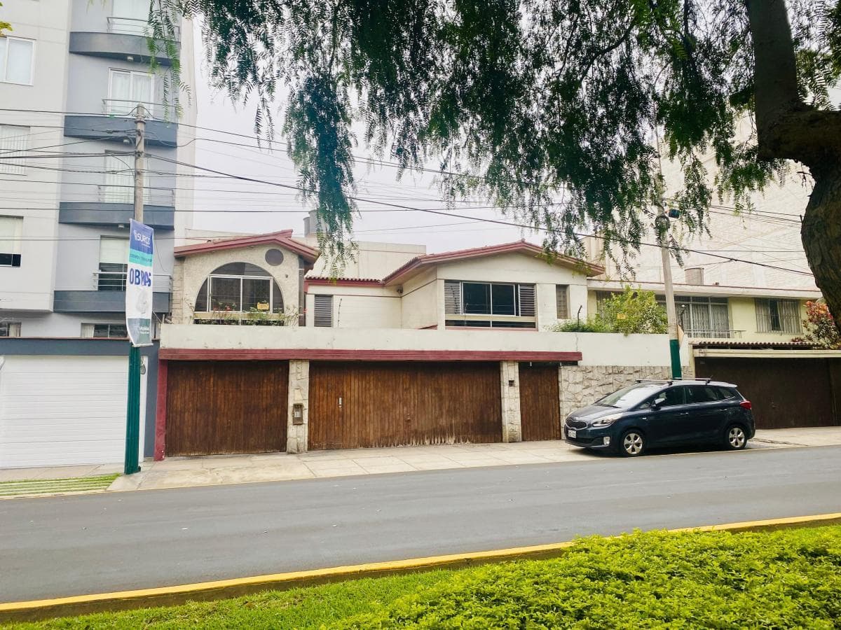 Vendo Casa como Terreno en Surco - 1