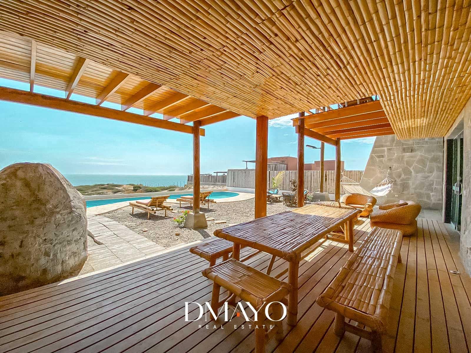 Casa en venta con TITULO DE PROPIEDAD en Vichayito, segunda fila con excelente vista al mar - 1