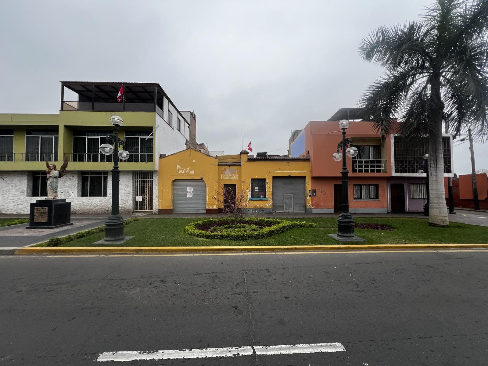 Casa a precio de terreno en Av San Martin 1121 - 1