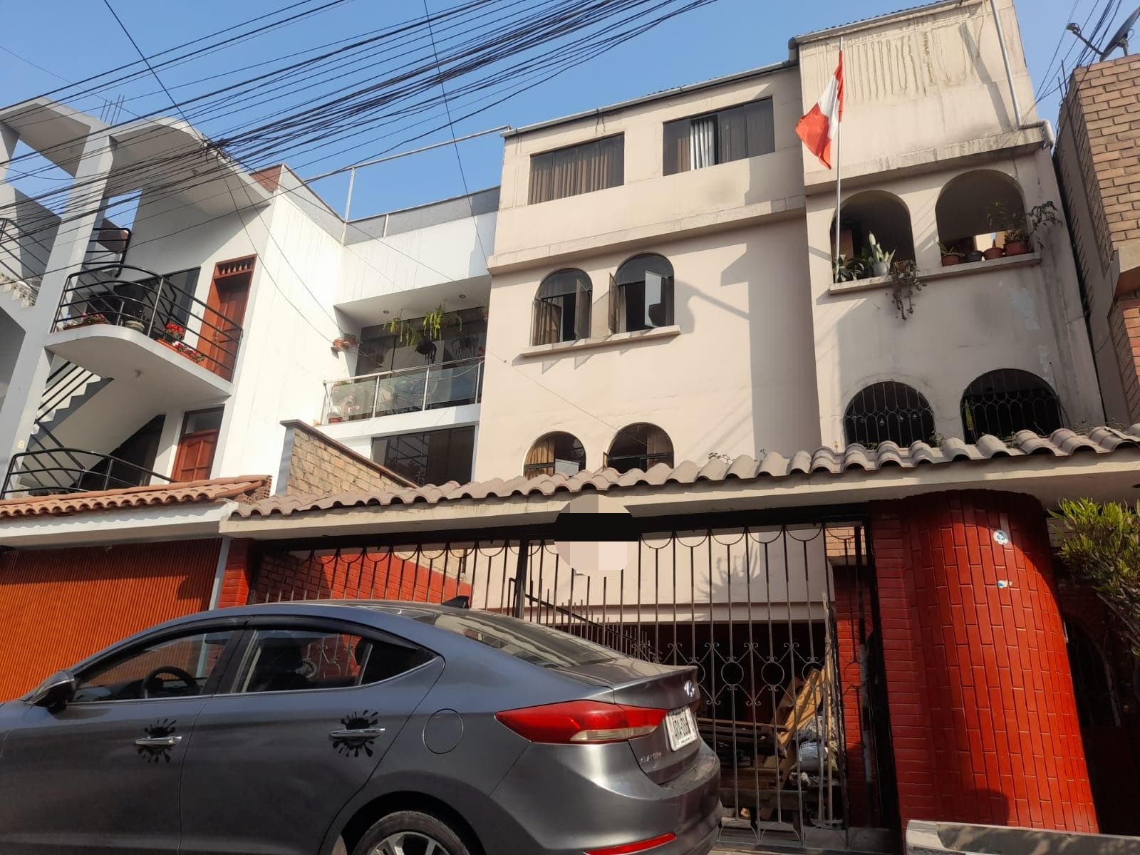 SE VENDE DEPARTAMENTO 2DO PISO CON COCHERA (LOS PORTALES DE JAVIER PRADO) ATE - 1