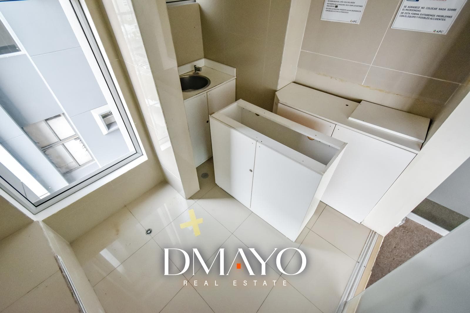 Oficina implementada en Alquiler - Ubicado en la mejor zona del Centro Empresarial de San Isidro - 2