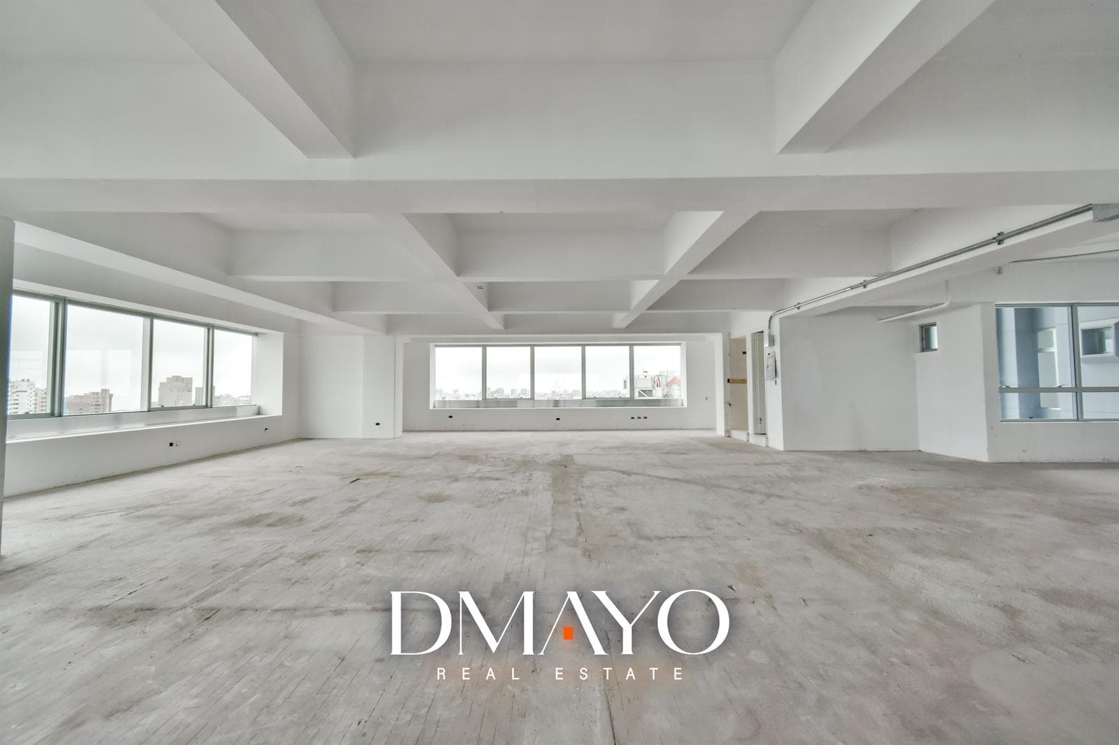 Oficina en Gris en Alquiler - Ubicado en el Centro Empresarial de San Isidro - 1