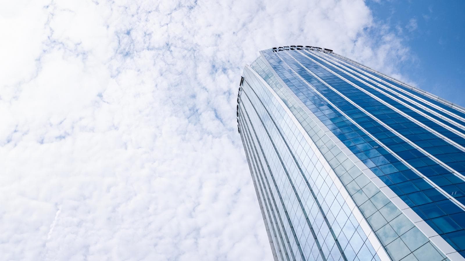 Oficinas en Alquiler - San Isidro - Implementadas y en gris - Disponibilidad Inmediata - 1