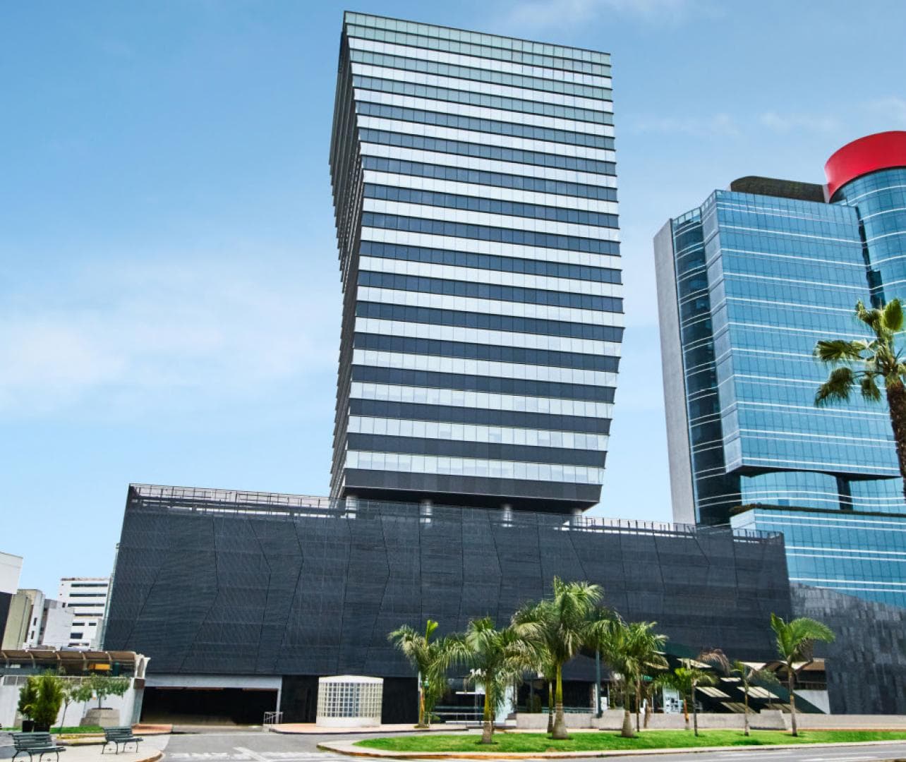 Oficina de 900 m2 en Alquiler - San Isidro - Implementada - En el centro financiero de San Isidro - 1