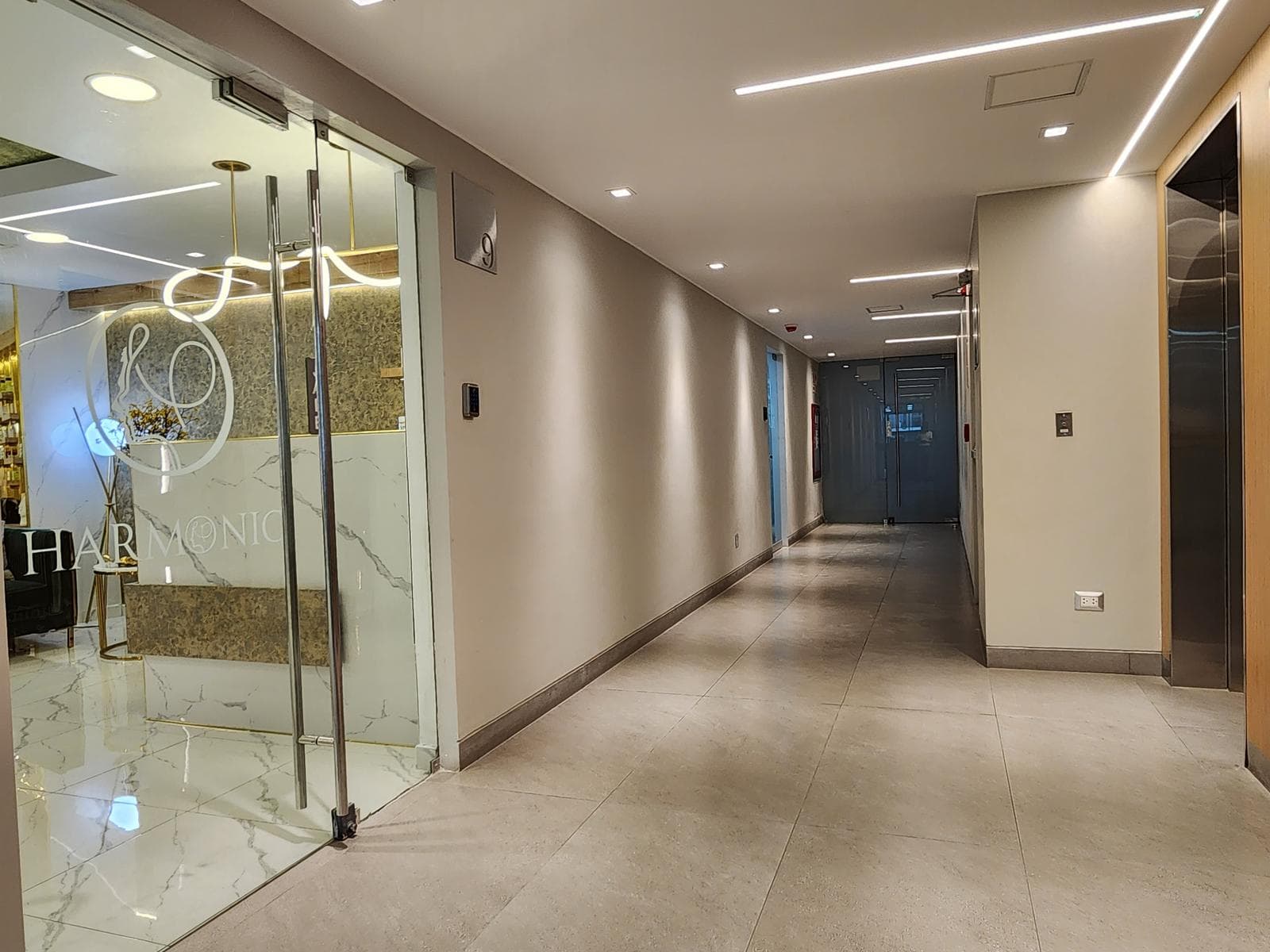 Alquiler Oficina 98 m2 Centro empresarial Fundación Miraflores - 1