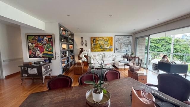 Departamento en Venta en San isidro - Frente a Parque - 2