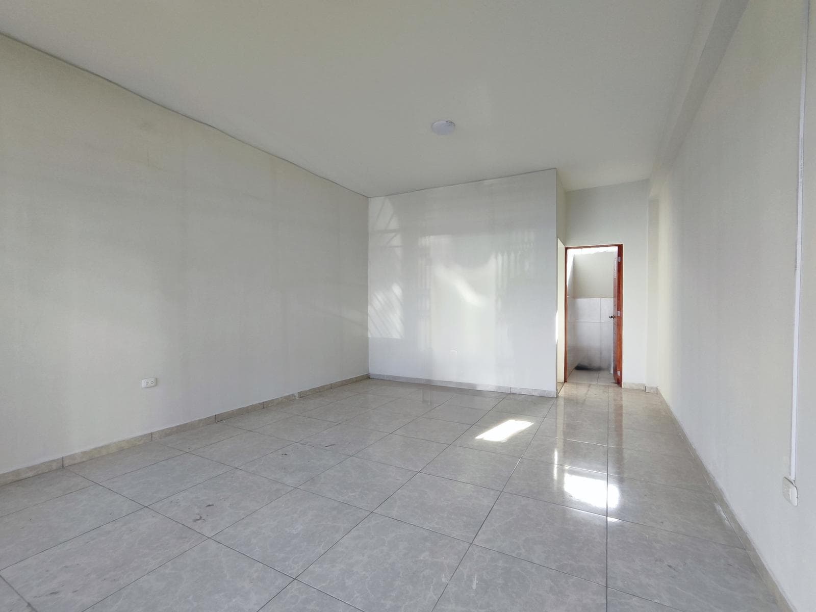 Local en Los Eucaliptos - 1