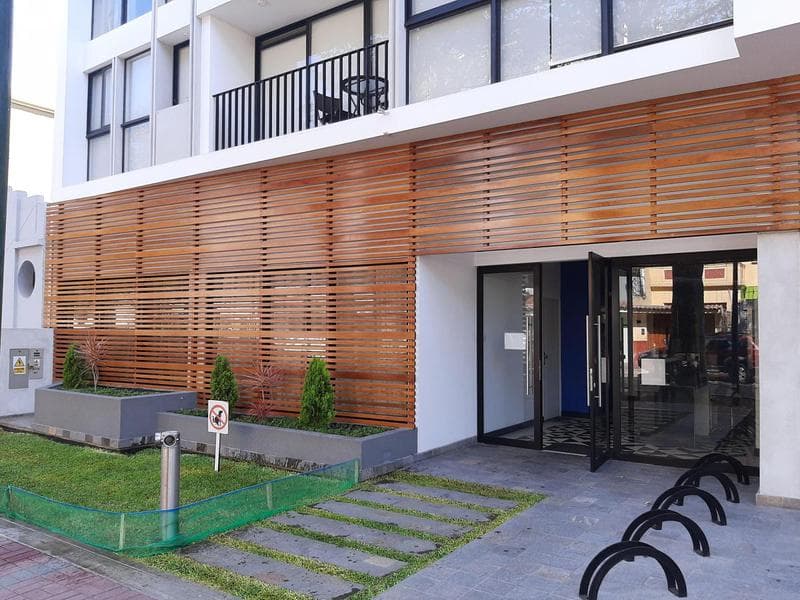 SAN ISIDRO - BELLO DEPARTAMENTO AMOBLADO A PASOS DEL CENTRO FINANCIERO - 1