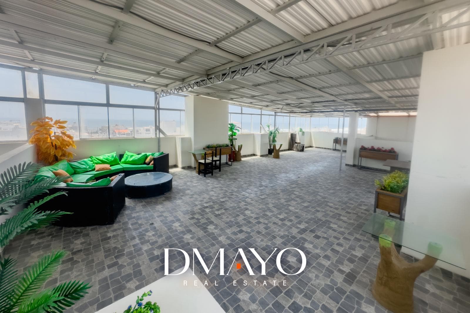 Venta Exclusivo Hotel en Playa Las Delicias Trujillo con Ingreso Asegurado para Inversionistas - 1