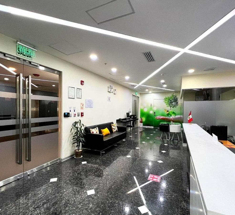 Alquiler de Oficinas Amobladas en Centro Empresarial Capital Derby - 1